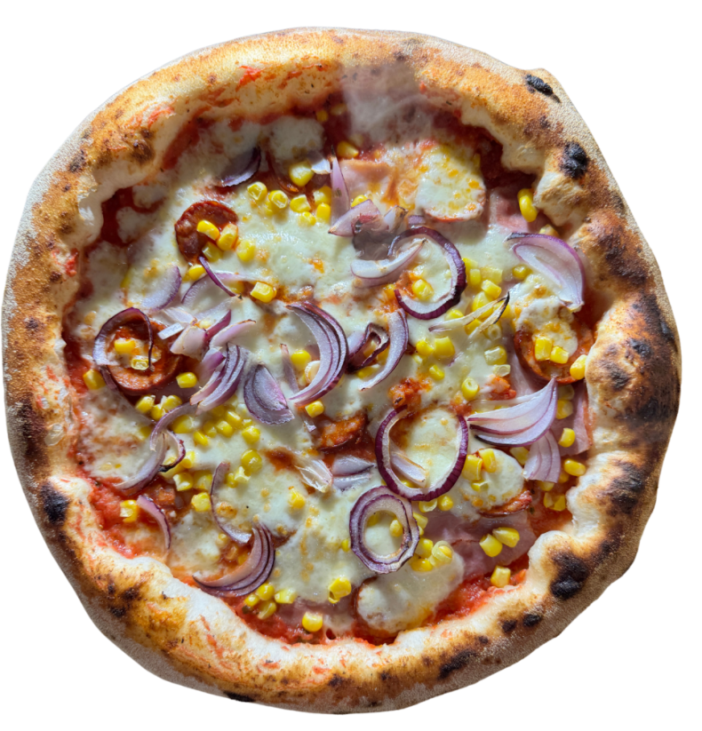17. CAMPAGNA / pomodoro, mozzarella fior di latte, oravská slanina, klobása, kukurica, cibuľa